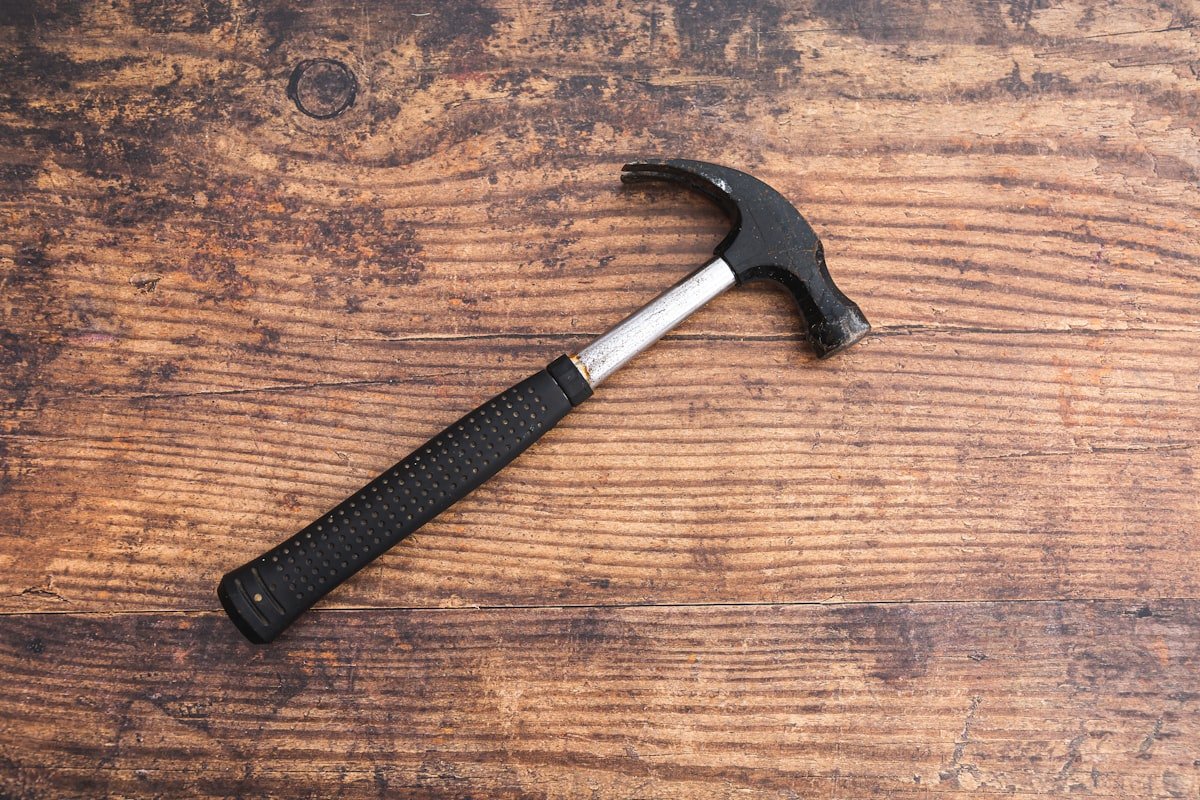 Selecting Stainless Steel Fasteners: SS 304 vs. SS 316 Grade Comparison for Construction